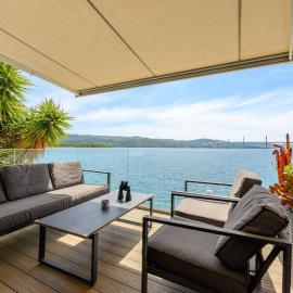 Seafront Villa Why Not，位于克勒克的酒店