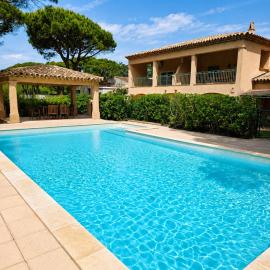 Appartement vue piscine à 2 pas de la plage