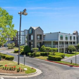Quality Inn Duluth - Atlanta Northeast，位于德卢斯的酒店