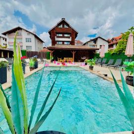 Grami Hotel，位于班斯科的酒店