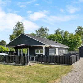 Holiday Home Anouk - 700m from the sea by Interhome，位于哈姆堡的酒店