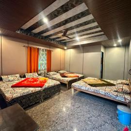 Rudraksh Tourist Resort，位于Phata的酒店