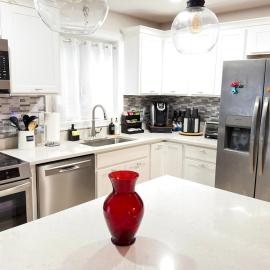 Private 3br & basement 3bth near Trail golf & Lake，位于Templeton的酒店