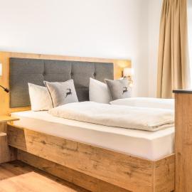Hotel Gasthof Neuwirt，位于霍尔奇臣的酒店