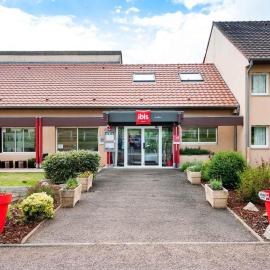 ibis Avallon，位于马尼的酒店