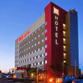 Ibis Hermosillo，位于埃莫西约的酒店