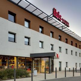 ibis Montceau les Mines，位于蒙索莱米讷的酒店