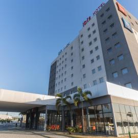 Ibis Lorena - Circuito da Fé,位于洛雷纳的酒店