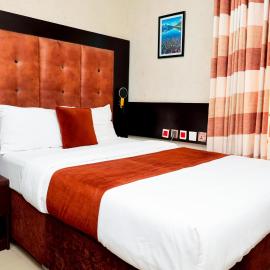 Jace-Darl Hotel and Suites，位于阿沙巴的酒店