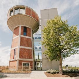 De Droomtoren - uniek overnachten in een watertoren nabij Maastricht，位于里姆斯特的酒店
