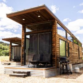 NEW! Modern Cabin Tiny Home at Cliffside #3，位于奥德维尔的酒店