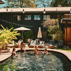 La Negra Surf Hotel，位于诺萨拉的酒店