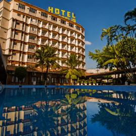 Acrópolis Marina Hotel,位于安格拉杜斯雷斯的酒店