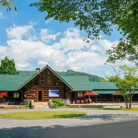 Reposer Hakuba Hotel and Offsite Villa，位于白马村的酒店