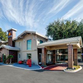 La Quinta Inn by Wyndham Dallas Uptown，位于达拉斯的酒店