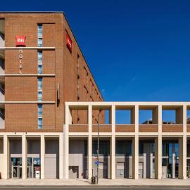ibis London Canning Town，位于伦敦的酒店