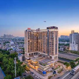 Hibiscus Elite Hotel，位于大诺伊达的酒店