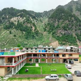 Pine Hills, Naran，位于纳兰恩的酒店