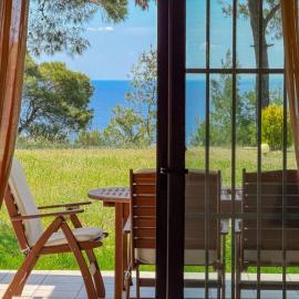 Evelina Elegant summer House with Sea View Shared Pool，位于波塞蒂的酒店