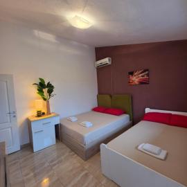 Apartmani Tina，位于苏托莫雷的酒店