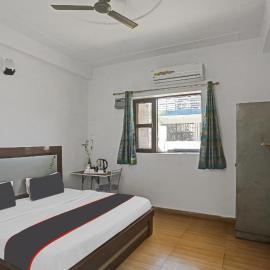 Hotel Naveen Stay,位于马尼萨的酒店