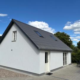 House overlooking the countryside and close to the city，位于米泽尔法特的酒店