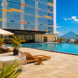 Ascent Premiere Hotel and Convention，位于玛琅的酒店