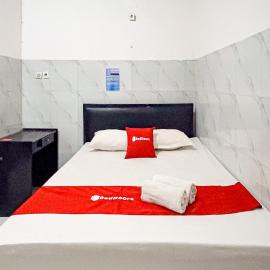 RedDoorz at Hotel AVA Malioboro，位于Jetis的酒店