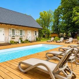 Osada Zator Family Resort & SPA，位于扎托尔的酒店