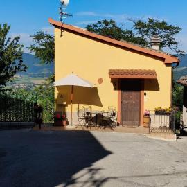 Casa Broglia，位于Castel Santa Maria的酒店