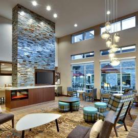 Residence Inn by Marriott Lenexa City Center，位于雷内克萨的酒店