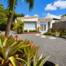 Private Tropical Oasis near Rincón Beaches，位于阿尼亚斯科的酒店