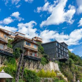 Tiger Leaping Gorge yachajiao Manor，位于Longpan的酒店
