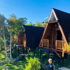 Giri Luwih Villas and Glamping，位于Gitgit的酒店