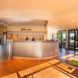 The Beachcomber Hotel，位于纳尔逊的酒店