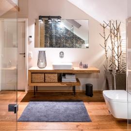 Stilvolles Wellnes-Refugium mit Privatsauna, Whirlwanne & Kamin im historischen Gut，位于Großharthau的酒店