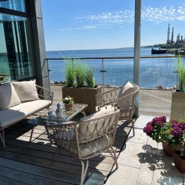 Penthouselejlighed med fuld havudsigt