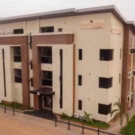 Trev Hotels and Suites，位于阿沙巴的酒店
