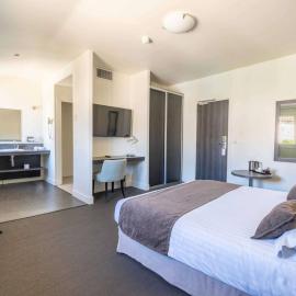 Mercure Aix-En-Provence Sainte-Victoire,位于勒鲁热新堡的酒店