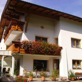 Komfortzimmer Widauer，位于埃布斯的酒店