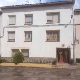 Casa Rural Apartamentos Sol ideal para familias .，位于Munébrega的酒店