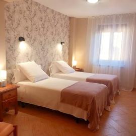 HOTEL RURAL ORQUIDEA，位于Velilla del Río Carrión的酒店