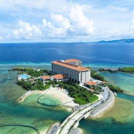 Hyatt Regency Seragaki Island Okinawa，位于恩纳的酒店