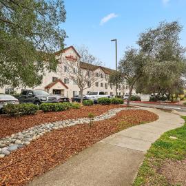 Hawthorn Suites by Wyndham Rancho Cordova/Folsom，位于兰乔科尔多瓦的酒店