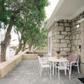 Emporios 1930, Seafront stone house，位于Emporeios的酒店