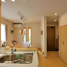 Bacolod Wonder A B whole house rental for 6 people，位于日光的酒店