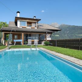 Haus Bergwies，位于Caines的酒店