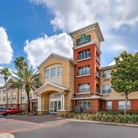 Extended Stay America Suites - Tampa - Airport - N Westshore Blvd，位于坦帕的酒店