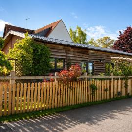 The Barn at White Rose Cottage，位于托斯特的酒店
