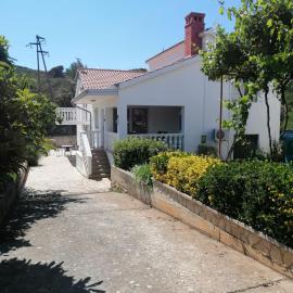 Bella Apartmani, otok Ugljan - Kali，位于卡利的酒店